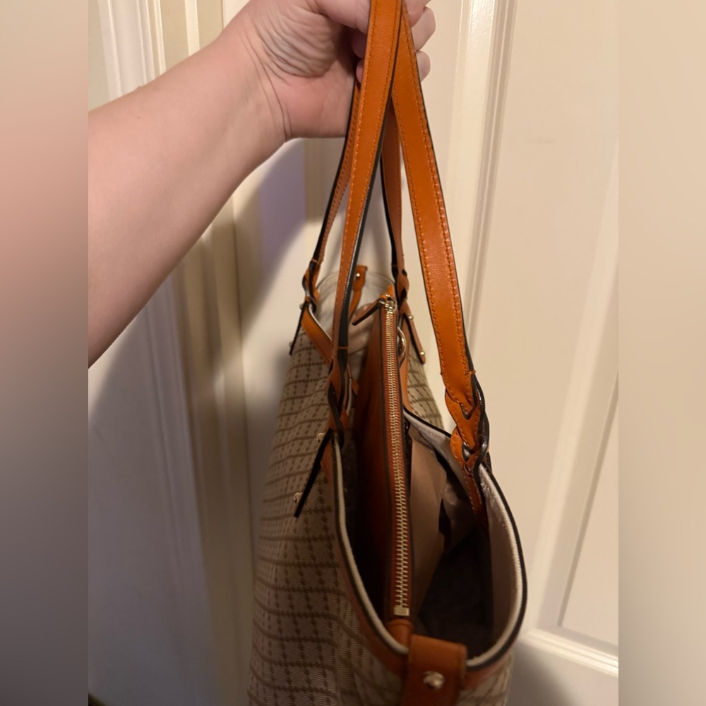 Gorgeous Gucci, Very Clean, Diamanté Large Shoulder Bag, with Built in Pouch. - Picture 14 of 15